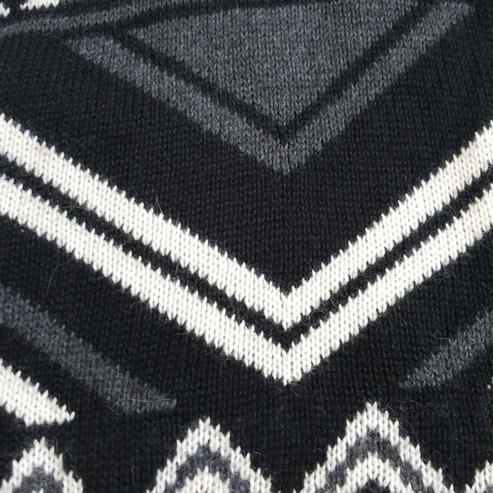 BCBG Maxazria Poncho - Picture 3 of 4